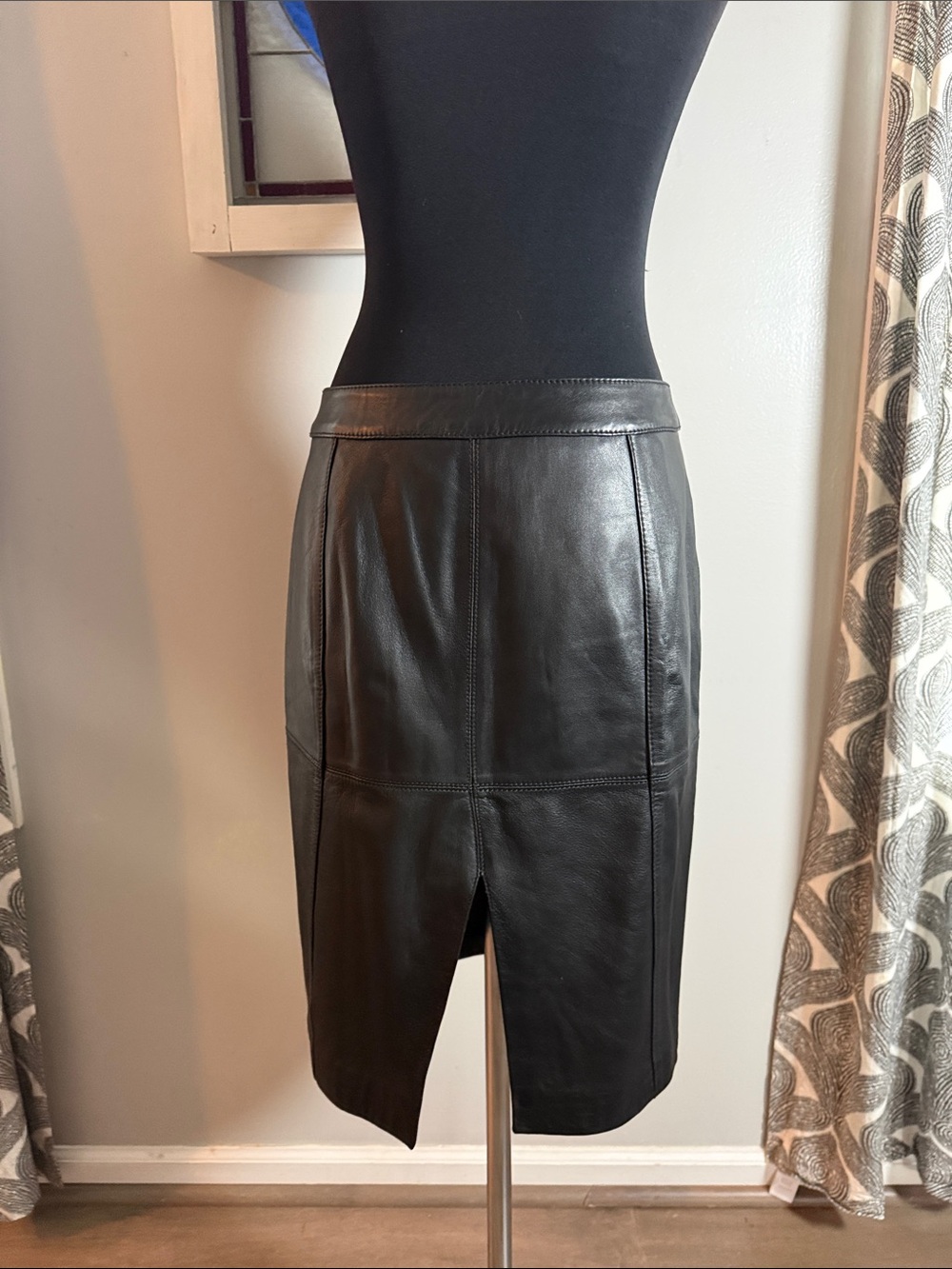 Worthington Black Lambskin Real Leather Pencil Midi Skirt Size 8 Zip Accent⁠ - Picture 7 of 10